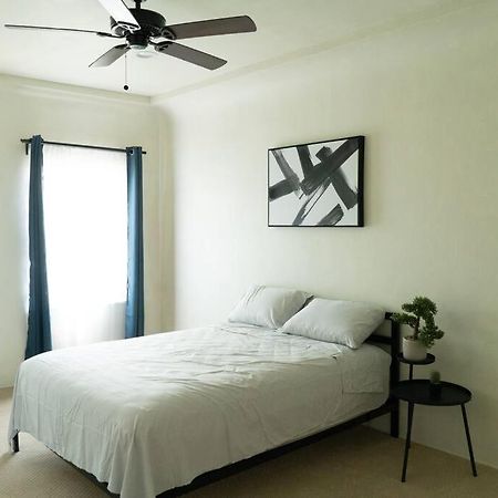 Spacious 2-Bedroom Unit In Hollywood Los Angeles Bagian luar foto
