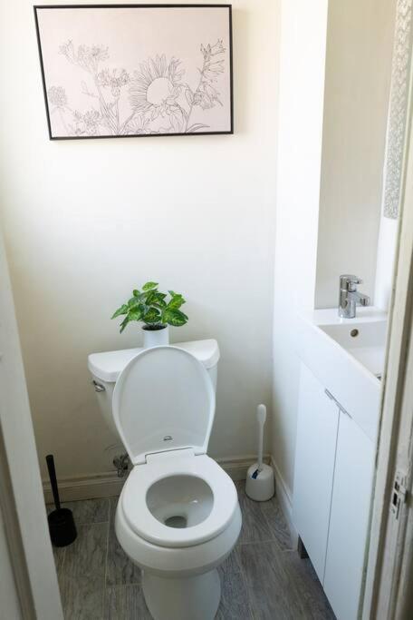 Spacious 2-Bedroom Unit In Hollywood Los Angeles Bagian luar foto